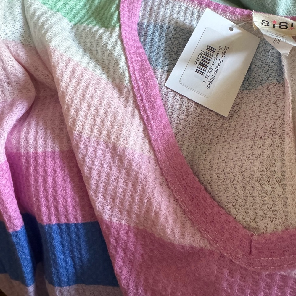Simple Summer Stripes Top - Picture 2 of 5